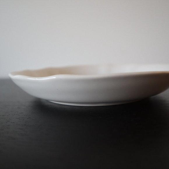 Anfora Saucer - Anfora Stoneware 7/8" coffee saucer in white brilliant glaze. - Picture 4 of 6